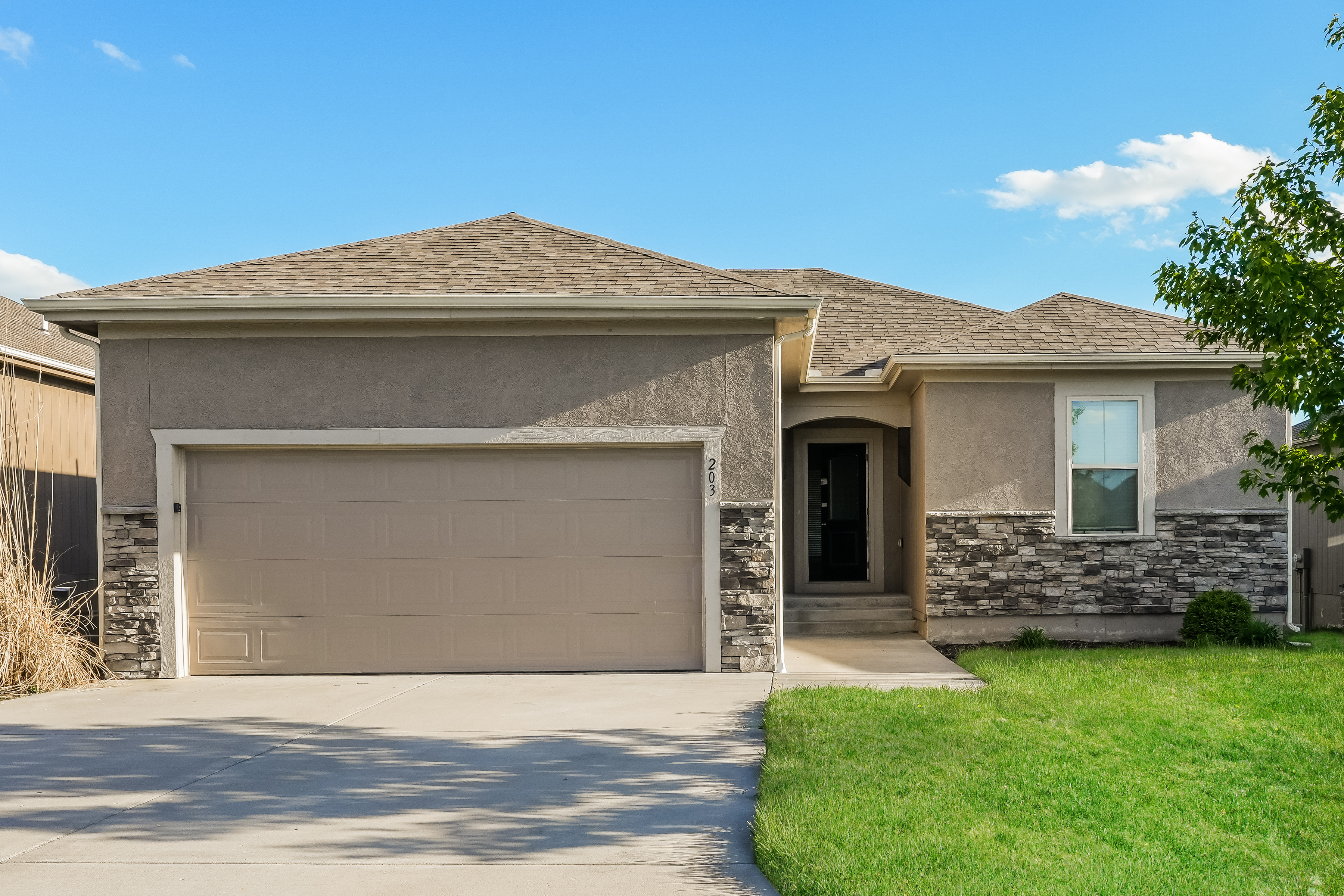 203 NE Katie Ct Grain Valley, MO 64029